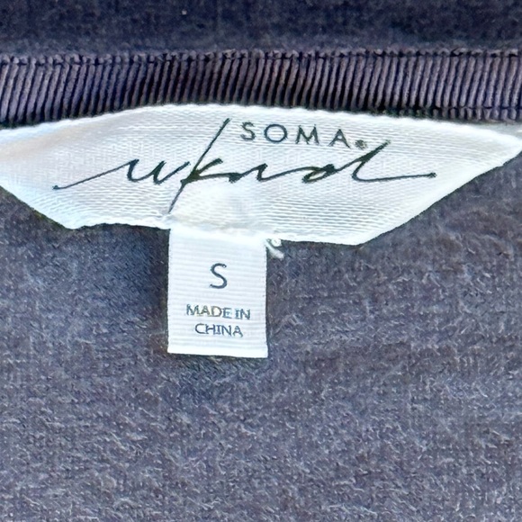Soma Weekend Gray Velour V-neck Long Sleeve Cozy Pullover Top Size Small - Picture 3 of 10